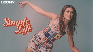 Musik-Video-Miniaturansicht zu Simple Life Songtext von Leony