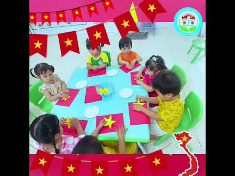 Bé làm lá cờ VN