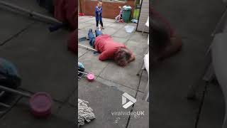 faze tari bunicul cade