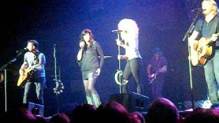 Bài hát The Reason Why - Nghệ sĩ trình bày Little Big Town