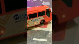Download lagu Miniatur bus remot #mobilmobilan #rc #mobilremot #toys #bistelolet #trukoleng mp3