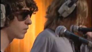 The Kooks - Time Awaits (AOL SESSION)