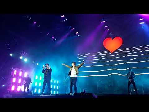 Wellhello - Rakpart (live @ Hősök tere 2019-09-28)