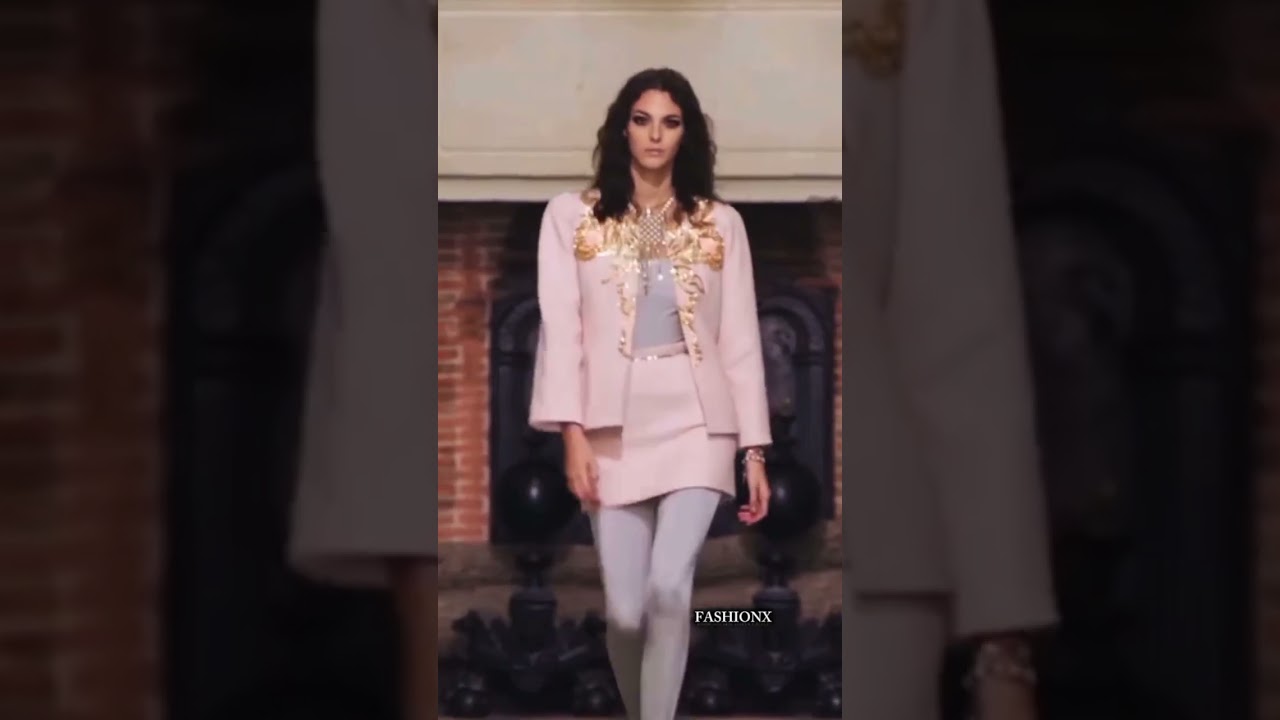 #vittoriaceretti best walk for Chanel🧡#runway #fashion #shortsviral #feed #foryou #ytshorts #edits