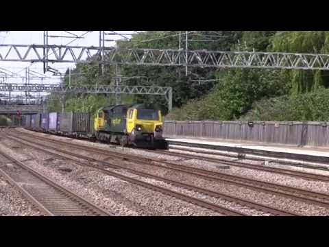 Freightliner Class 70 002 through Tamworth Station [4M27 ~ Coatbridge FLT to Daventry]