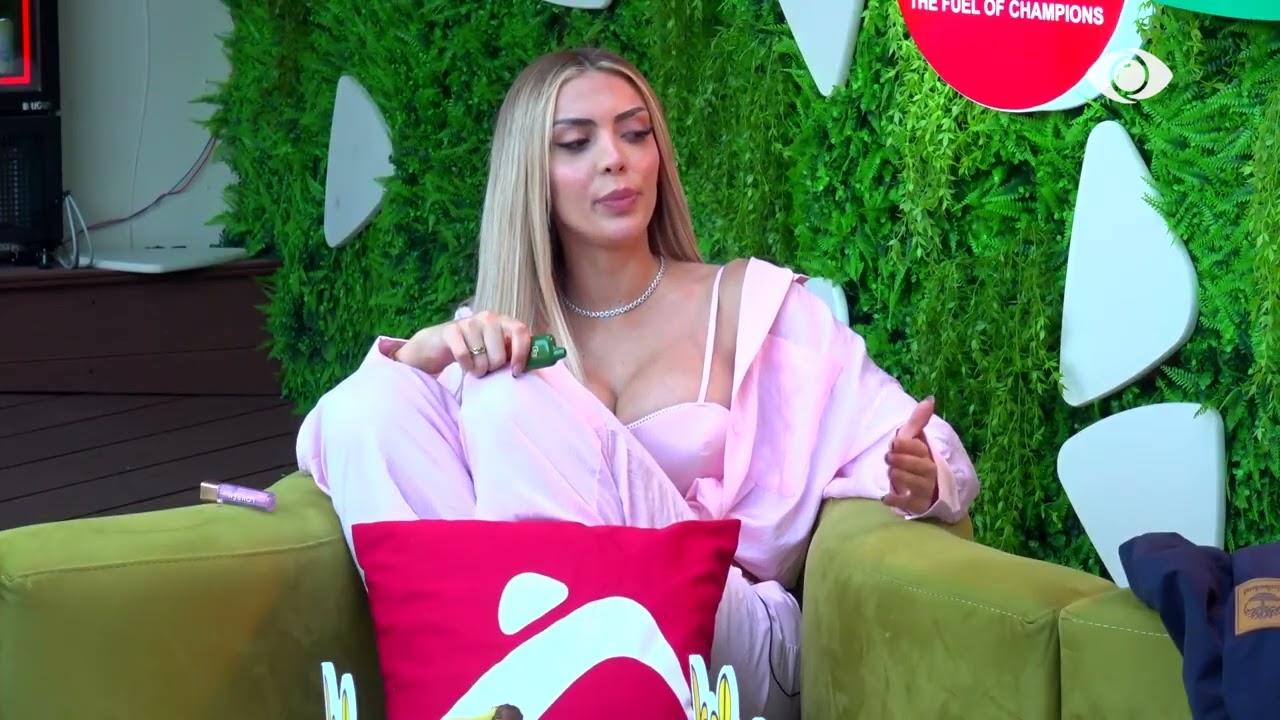 Shëndriti dhe Selin luajnë së bashku