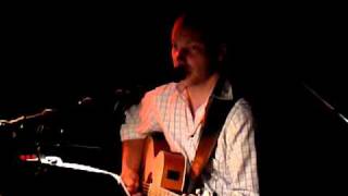 Tomas Ledin  Knivhuggarrock tony  svissan fest 2010 efter diverse öl och vin.....MOV