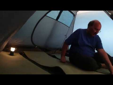MongoTV_3447 - Danish Vlog - Del 2 - Liggeunderlag i Bunden Af Telt Med Picnic Tæppe Over