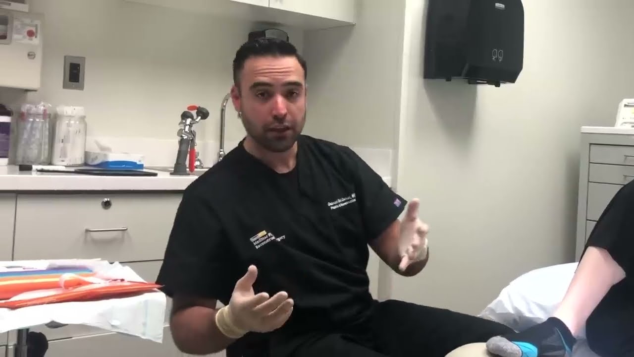 Putar video Dr. Gabriel Del Corral Vaginoplasty Dilation Instructional Video sekarang Dr. Gabriel Del Corral Vaginoplasty Dilation Instructional Video