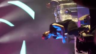 Falling Awake, Kaiser Chiefs live at the 02 Arena