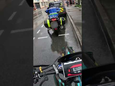 Vous avez eu peur pour moi ou pas ?😂#gendarmerie #arrestation #moto #supermoto #supermot #450cc