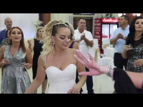 Shikoni sa bukur vallzojne dy motrat bukuroshe Liberta & Dona