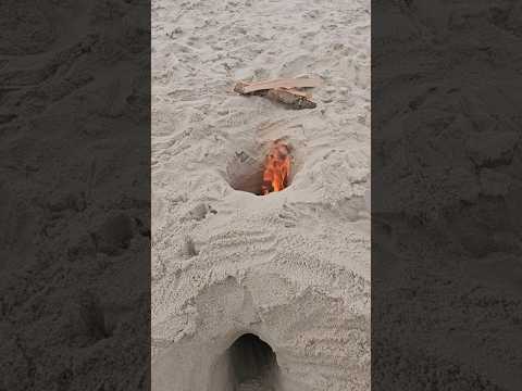 Making a Dakota Fire Hole in the sand at the beach 🔥