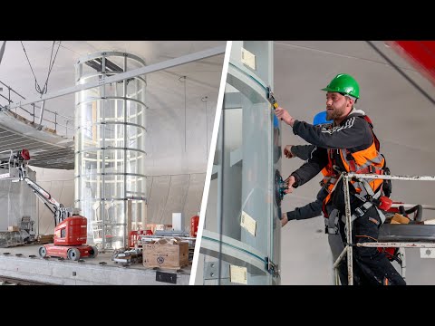 Stuttgart 21: Der erste Aufzug in der Bahnsteighalle fährt