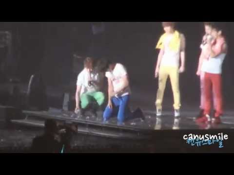 Minho's reaction to Jongtae kiss @ SWC2 120721