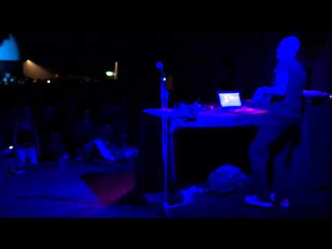 REVERSO FESTIVAL 02/04/2016 - ALEXANDER ROBOTNICK BRINGS THE PARTY TO A CLIMAX