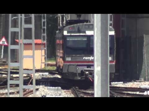 Renfe 470 EMU 470-177 departs Vigo Guixar