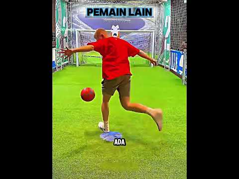 Pemain Bintang vs Kiper Robot 🤖