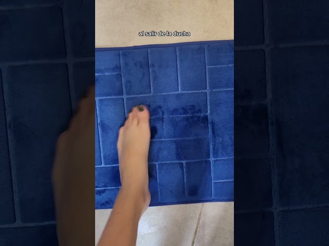 Vídeo relacionado con Microfibra Alfombrillas de baño absorbentes Lavables,lindo chihuahua lamiendo lazo mamífero corbata friki mascota gafas animales peludos cachor,Alfombra de baño Antideslizante Set de Baño de 3 Piezas