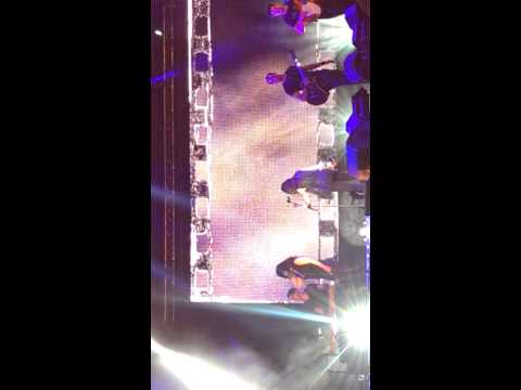 Malú 'Presentación músicos' PARTE 2 Tarragona 12/09/14
