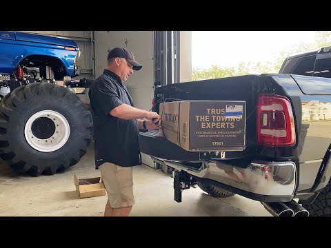 Curt true track weight distribution hitch 15k open box compared to 10k part #17501