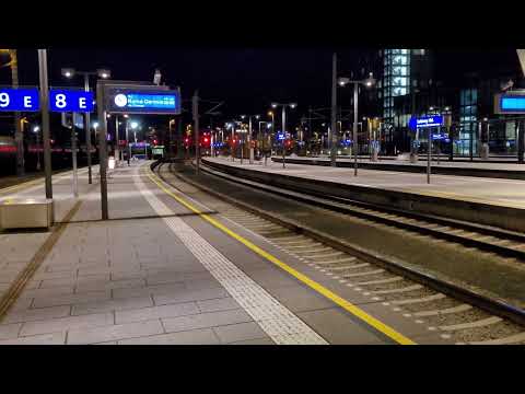Einfahrt des nightjet 295 + nightjet 40295 am 24.12.2022 in Salzburg Hbf