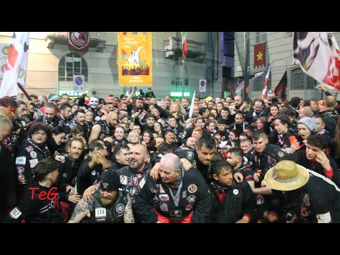 Morte aranceri - foto di gruppo dopo vittoria - Carnevale Ivrea 2023