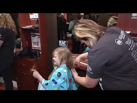 'Cuts for a Cause' raises cash, cuts hair for cancer patients