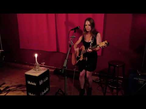 Sarah Bird - BEACHES live music video - live in Berlin - original song