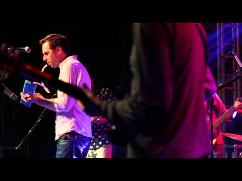 Colin & Ché perform "Calm" Live at SESC São Carlos, Brazil.