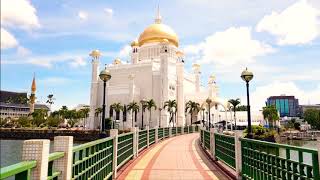 preview picture of video 'Sultan Omar Ali Saifuddin Mosque - 4 October 2018'