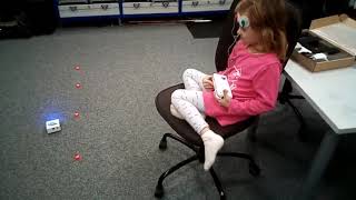 BCI 6letá slečna ovládá robota