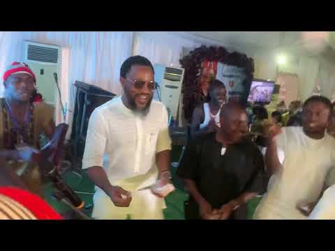 Ecoonwamba doing what he does best