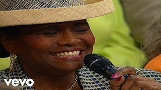 Bill & Gloria Gaither - Only a Look [Live] ft. Lillie Knauls