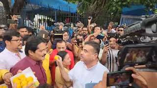 বিধানসভার গেটের সামনে লাড্ডু বিতরণ শুভেন্দু অধিকারীদের।