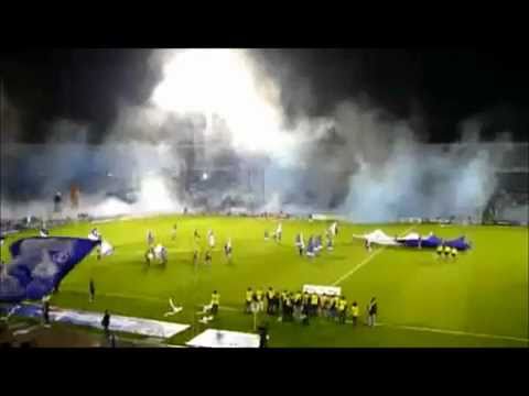 "Mejor Recibimiento en la Historia del Futbol Colombiano MILLONARIOS" Barra: Comandos Azules • Club: Millonarios • País: Colombia