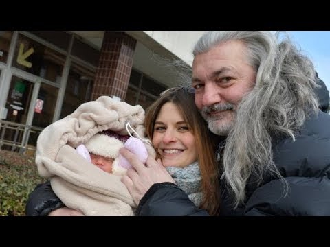 Zpěvák Daniel Hůlka ukázal svou rozkošnou holčičku! Komu je dcerafanouška Miloše Zemana