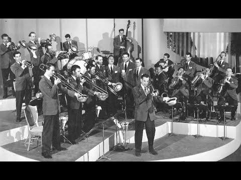 The Glenn Miller Orchestra's 'Sunrise Serenade' - Christmas Edition (1941)