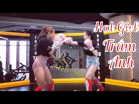 Hot Girl World Cup Trâm Anh bạn gái PEWPEW đấu võ đài cực kì dễ thương