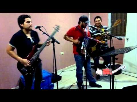 Grupo 360 - Dos Jovenes Muchachos "Alfred0 e Iv4n" (En Vivo 2012)