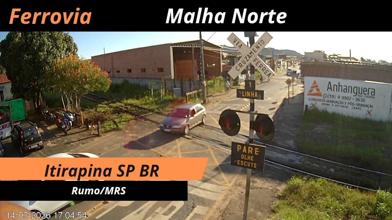 Live webcam view of Paso a Nivel Ferroviario de Itirapina