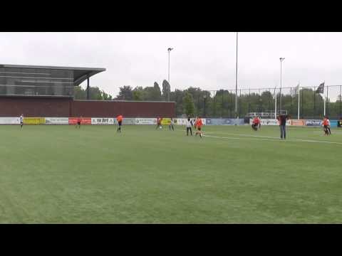 8 mei 1014 VV De Meern E2/E4 - VV De Meern D4 vr 0-10 Doelpunt Nathan