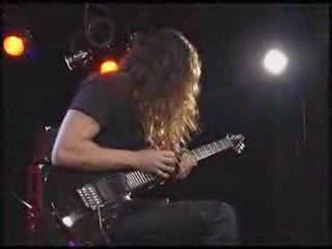 Kiko Loureiro playing - Dilemma