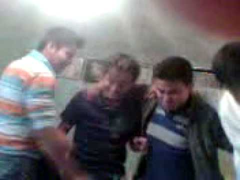 Todos bajando el chuchaqui.............por la puta jeje