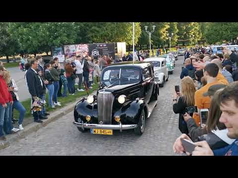 Парад ретро автомобилей