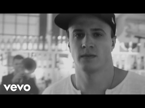 FRAUI - Er spielt, sie liebt (Videoclip)