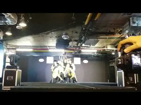 GET READY cover iKON @WTG