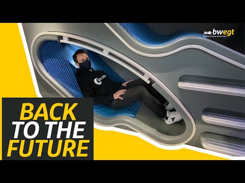 Massageliegen und Bundesliga: Silvi checkt den Zug der Zukunft