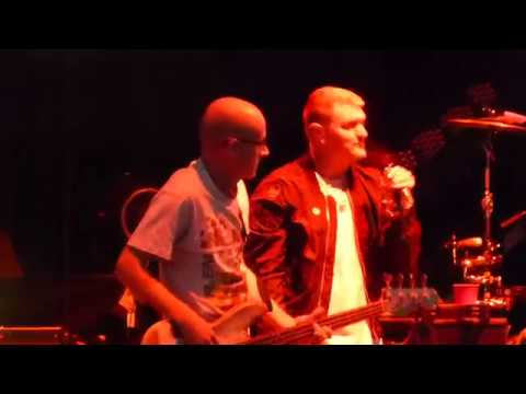 Cold War Kids - Hang Me Up To Dry (Sept 7, 2017)