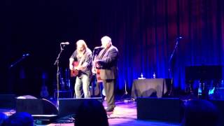 Steve Earle &amp; John Prine - Loretta - Ryman Auditorium